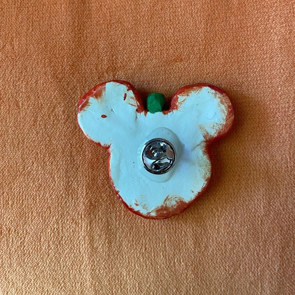 Mickey Mouse Pumpkin Pin Handmade - Picture 4 of 4